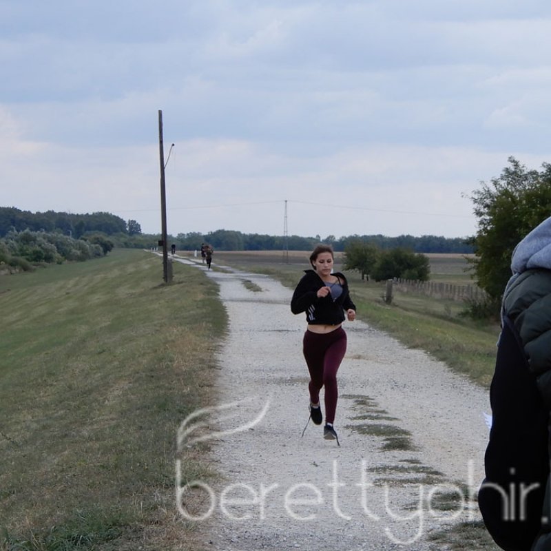 Mezei futóbajnokság Berettyóújfaluban 87